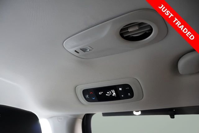 Used 2024 Chrysler Pacifica Touring-L image 29