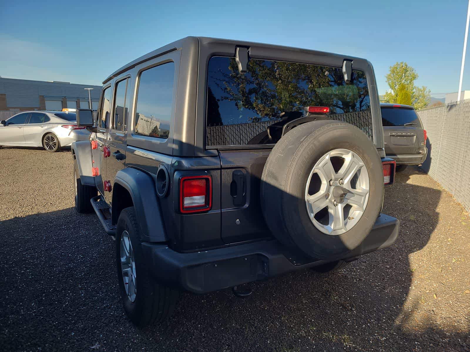 Used 2018 Jeep Wrangler Unlimited Sport S image 3