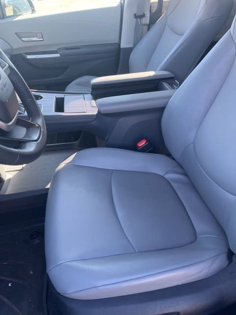 Used 2023 Toyota Sienna XLE image 13