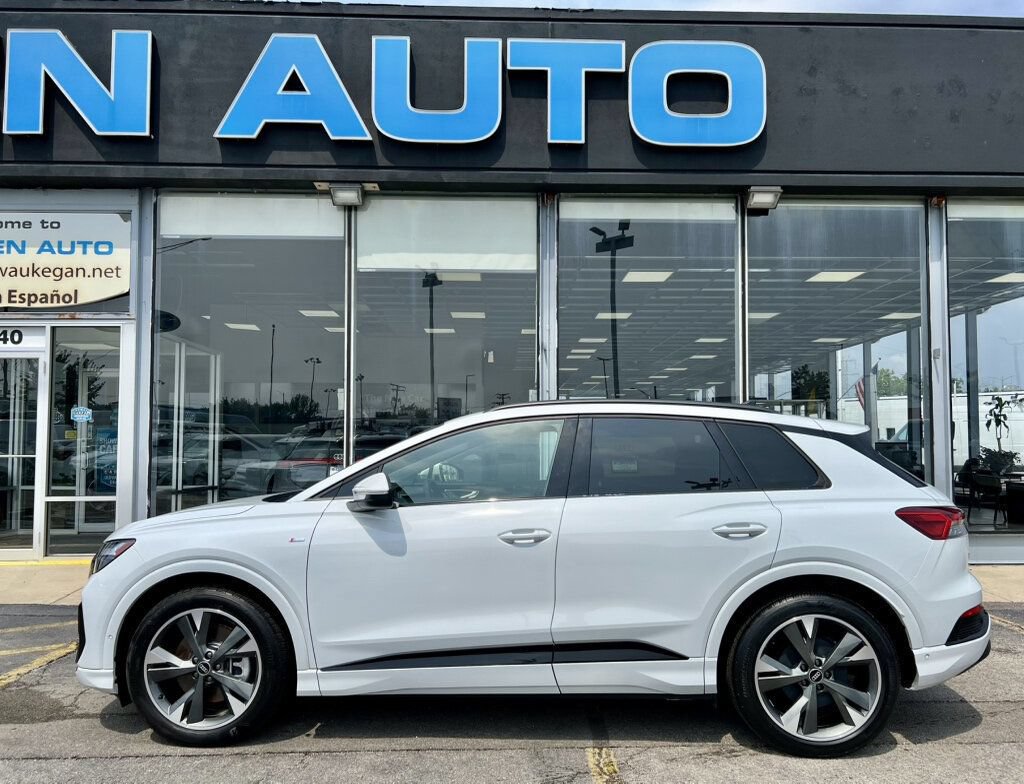 Used 2024 Audi Q4 e-tron Premium Plus w/ Premium Plus AWD/4WD image 2