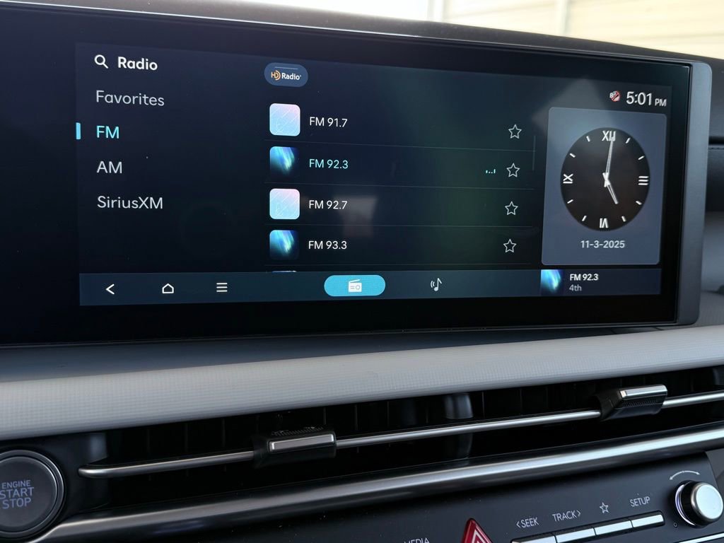 Used 2025 Hyundai Tucson SE image 15