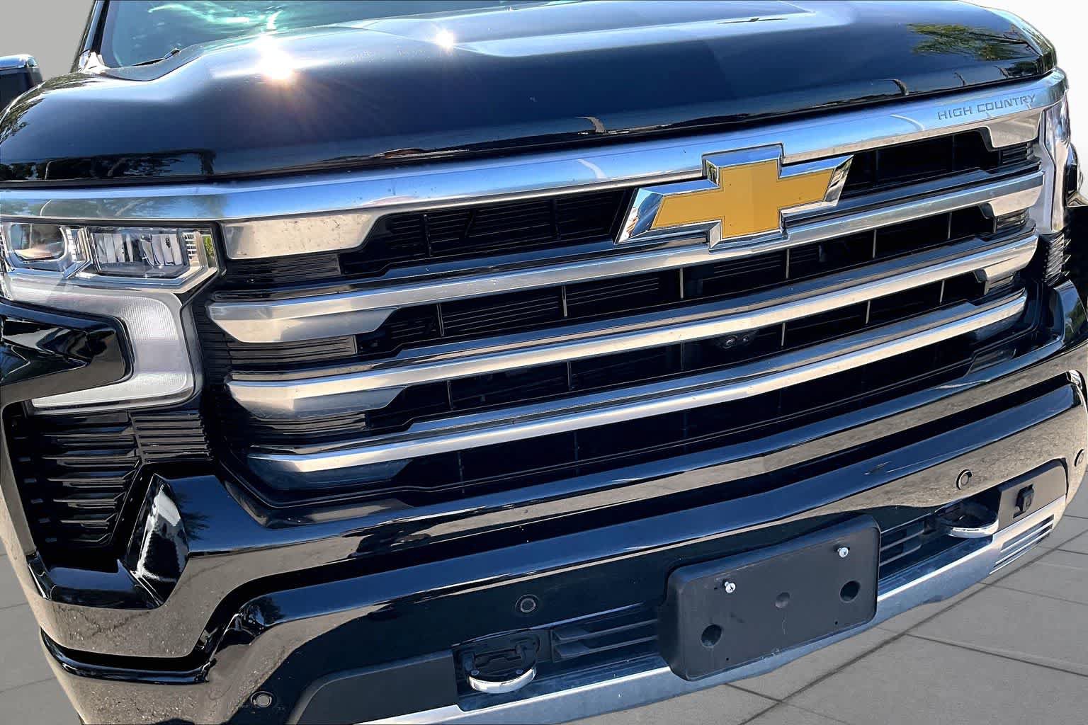 Used 2024 Chevrolet Silverado 1500 High Country w/ High Country Premium Package AWD/4WD image 30