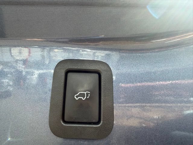 Used 2015 Toyota Highlander Plus AWD/4WD image 17