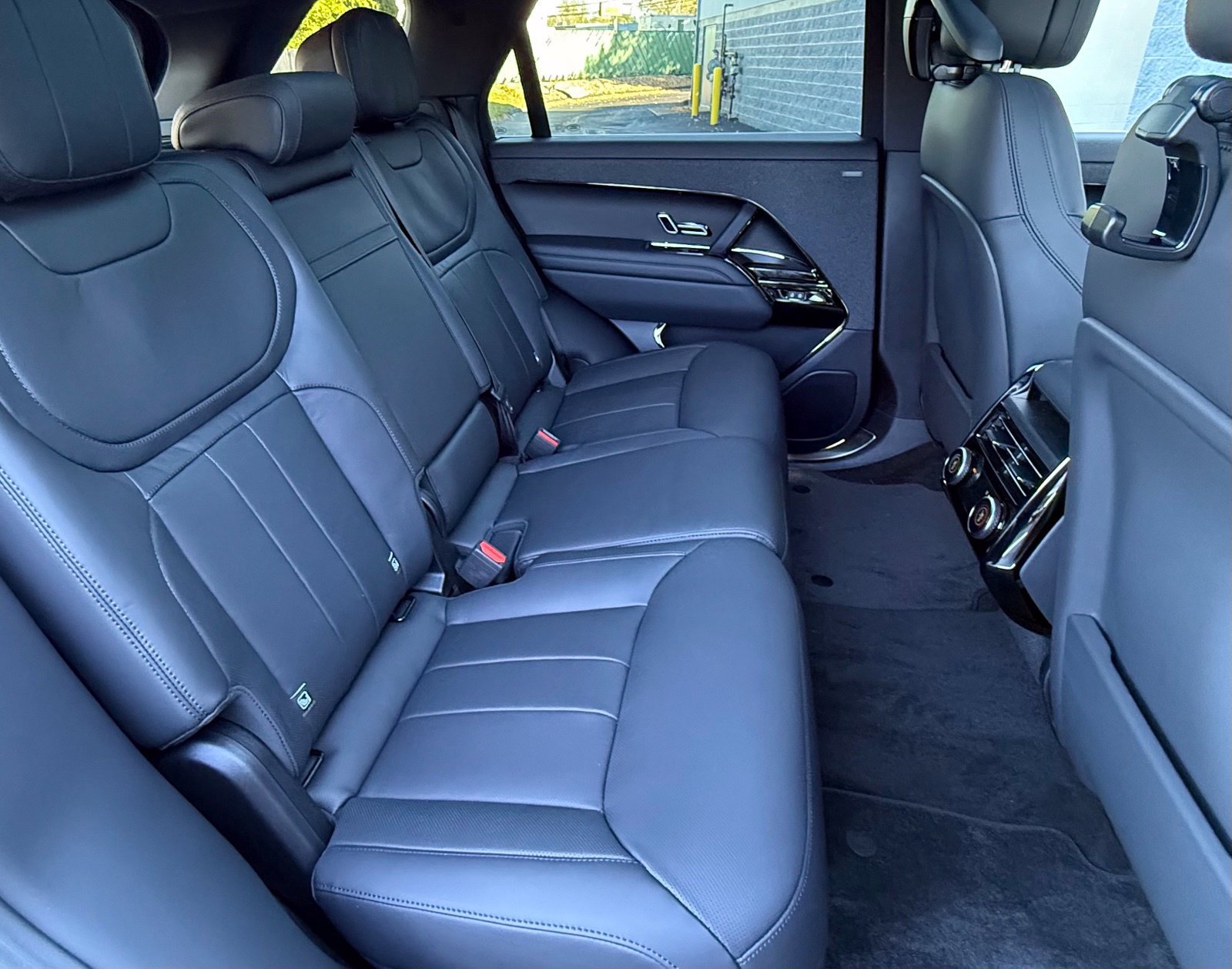 New 2026 Land Rover Range Rover Sport Dynamic SE AWD/4WD image 16