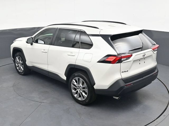 Used 2022 Toyota RAV4 XLE Premium AWD/4WD image 25