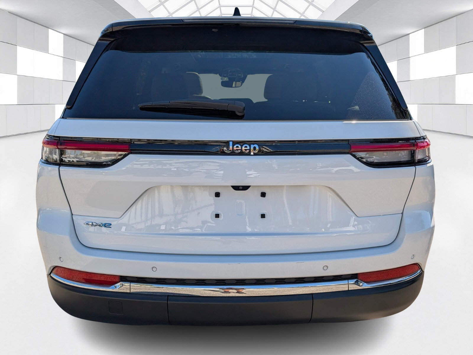 Used 2022 Jeep Grand Cherokee Limited 4xe image 6