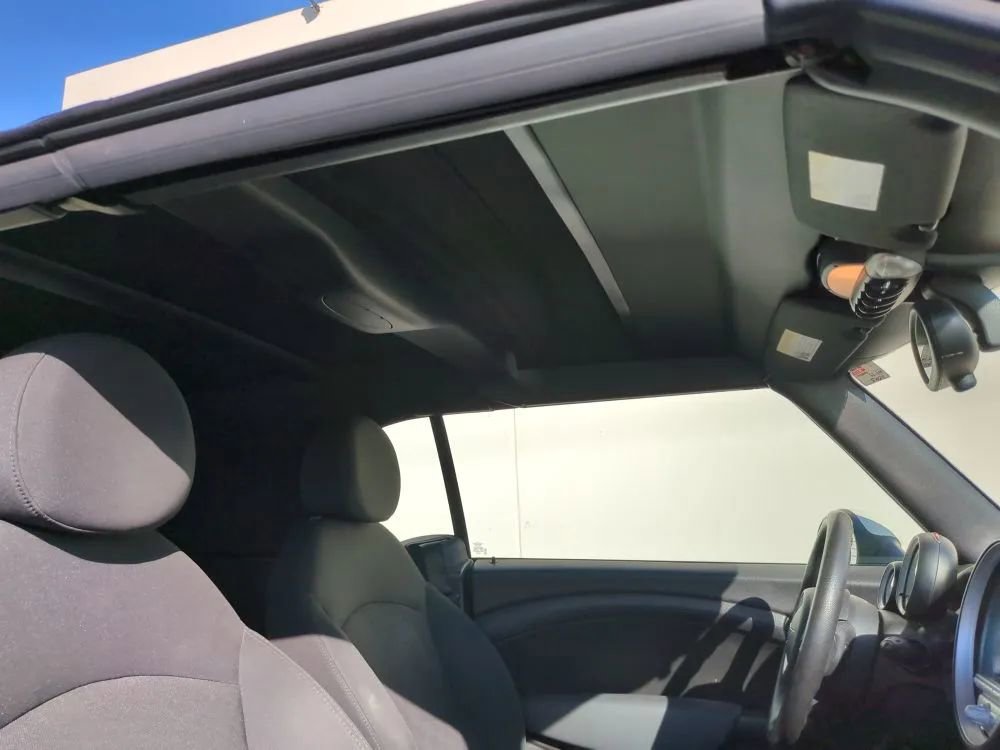 Used 2010 MINI Cooper Convertible image 11