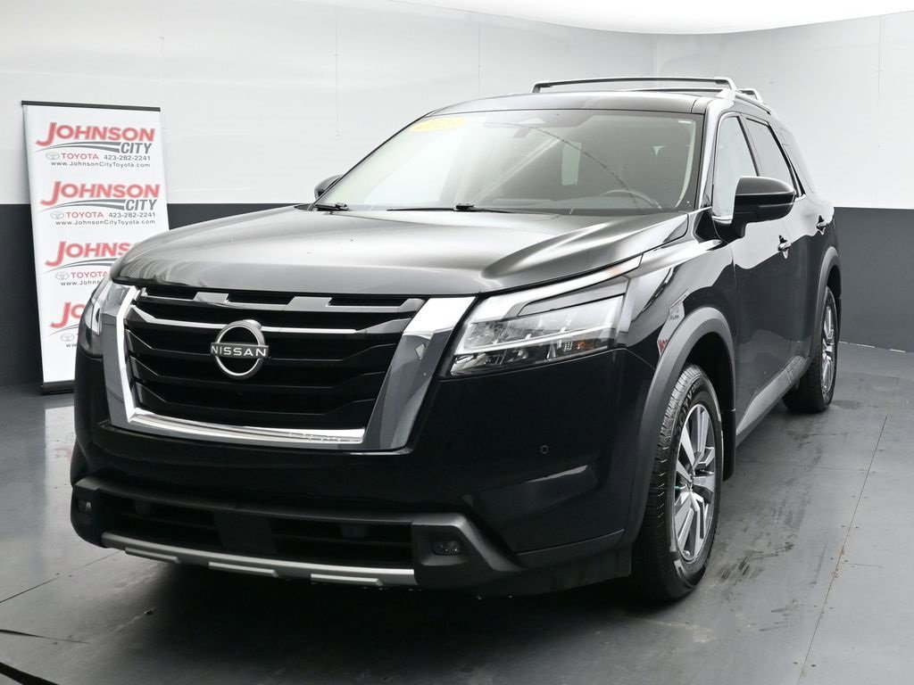 Used 2023 Nissan Pathfinder SL image 4