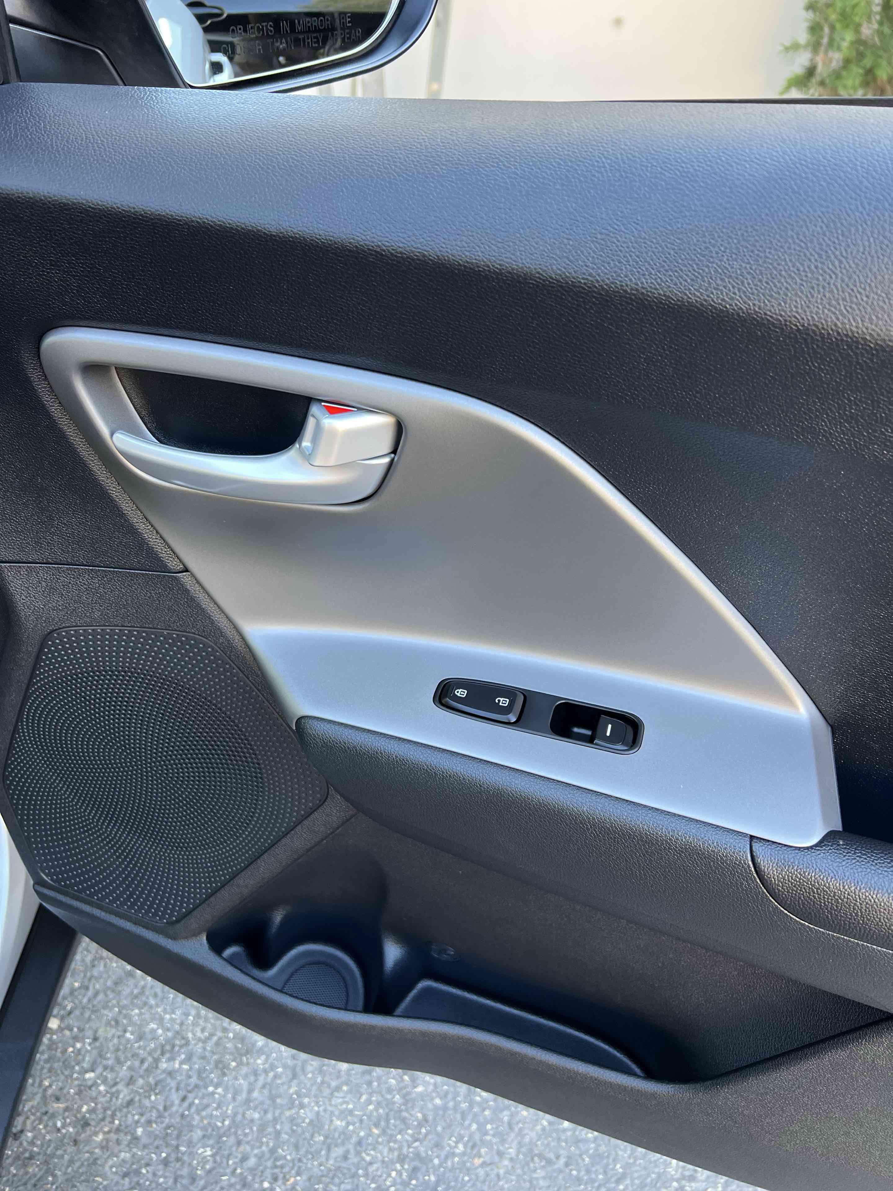 Used 2020 Kia Niro LX FWD image 57