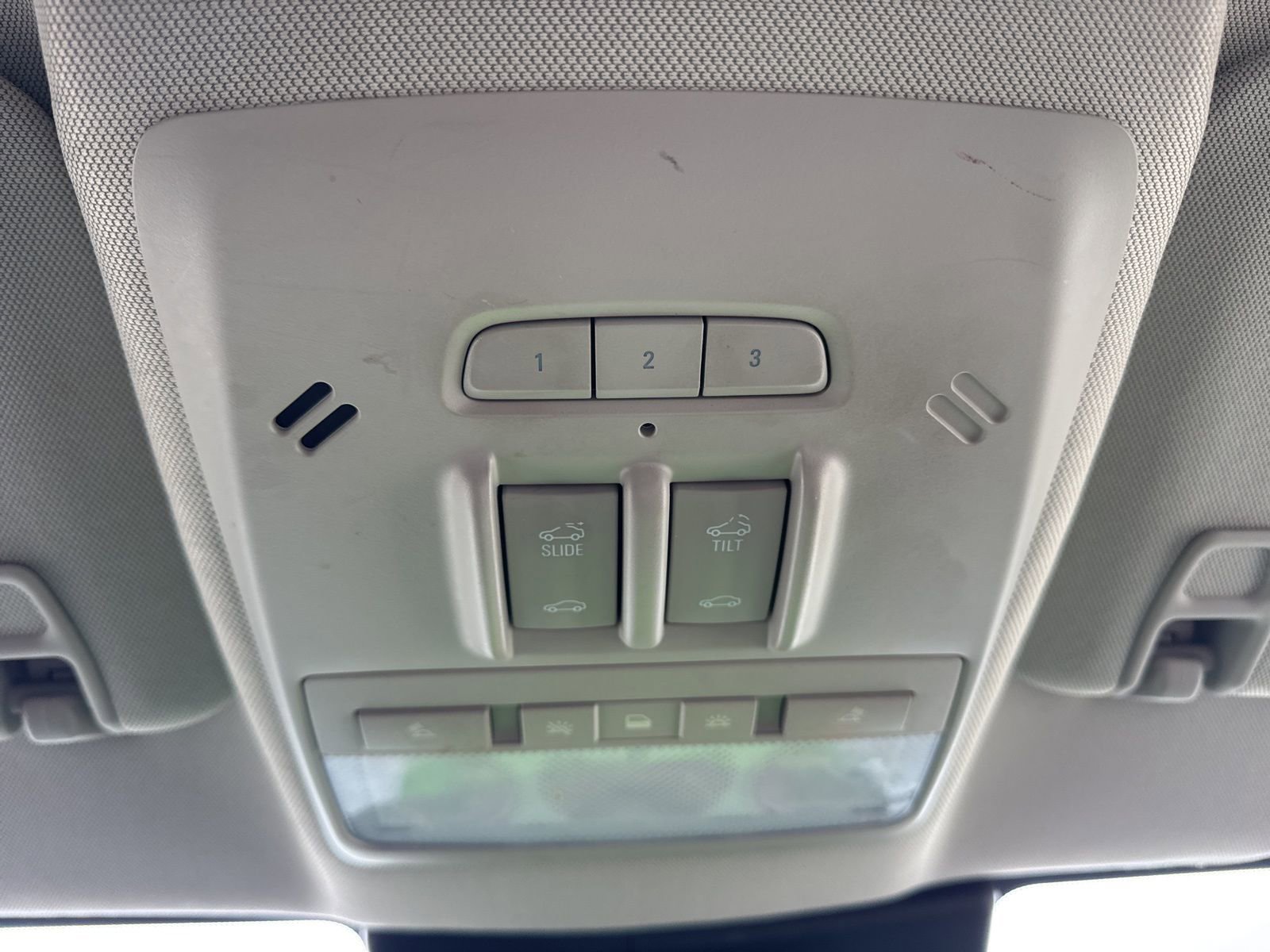 Used 2017 Buick Encore Premium w/ Experience Buick Package image 31