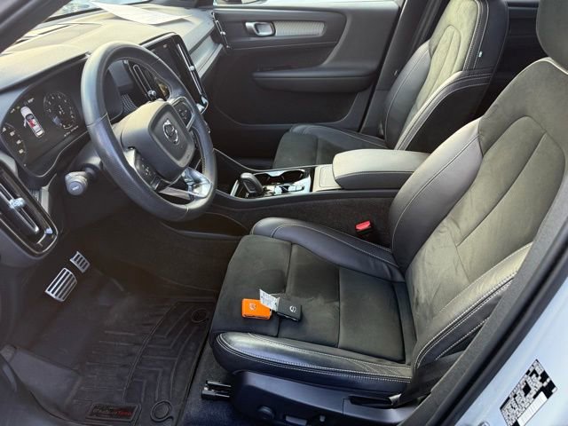 Used 2021 Volvo XC40 T5 R-Design w/ Advanced Package image 7