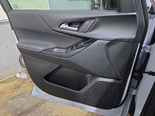 New 2026 Chevrolet Equinox RS w/ Convenience Package III FWD image 30