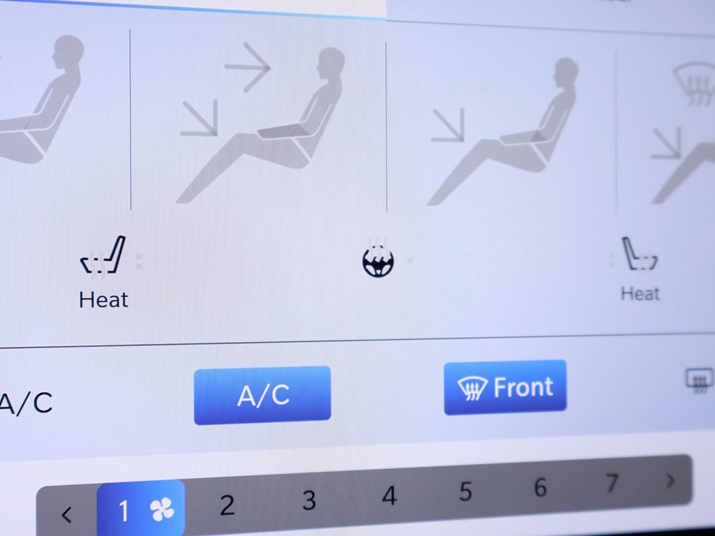 Used 2025 Chrysler Pacifica Select FWD image 49