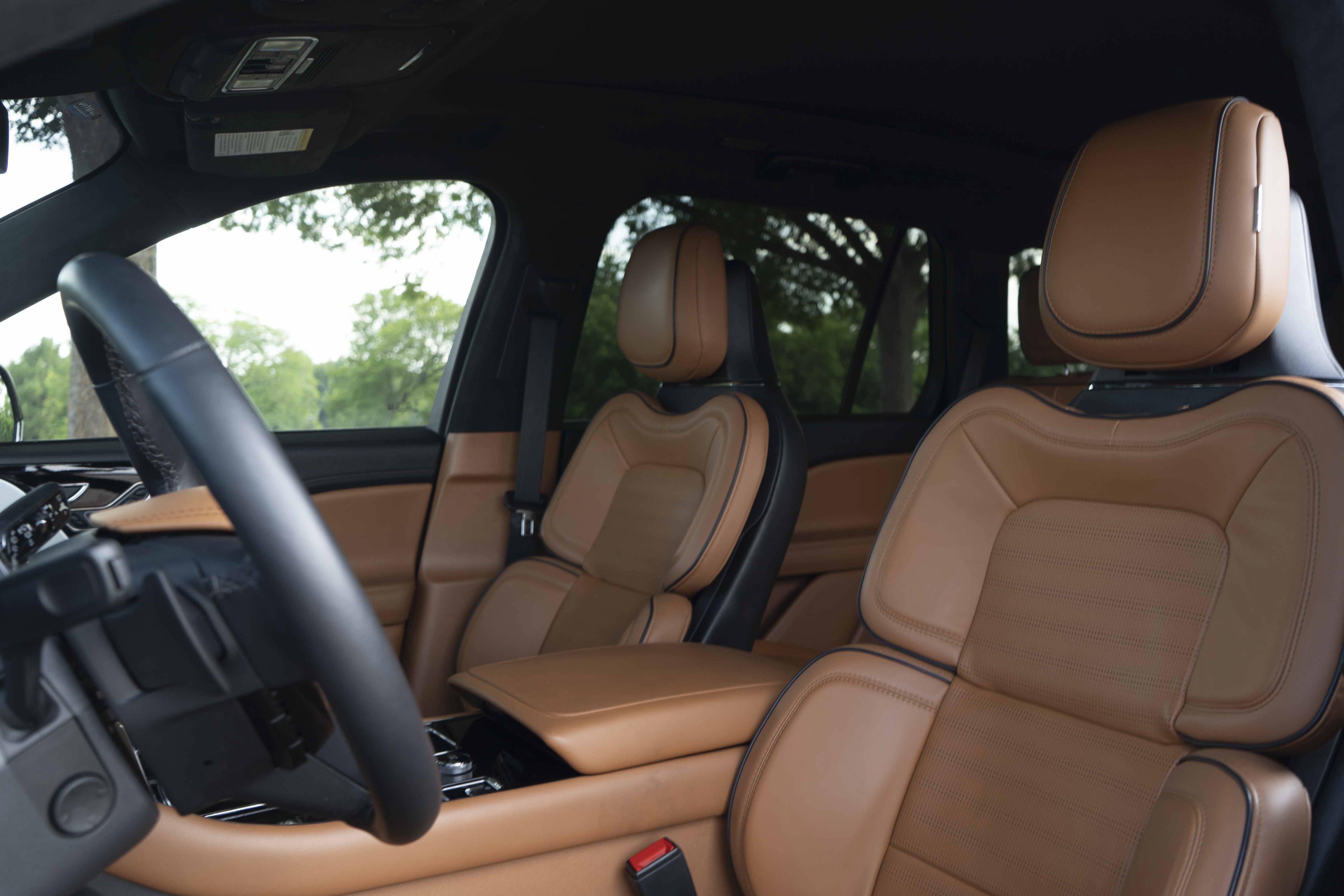 Used 2025 Lincoln Aviator Black Label AWD/4WD image 17