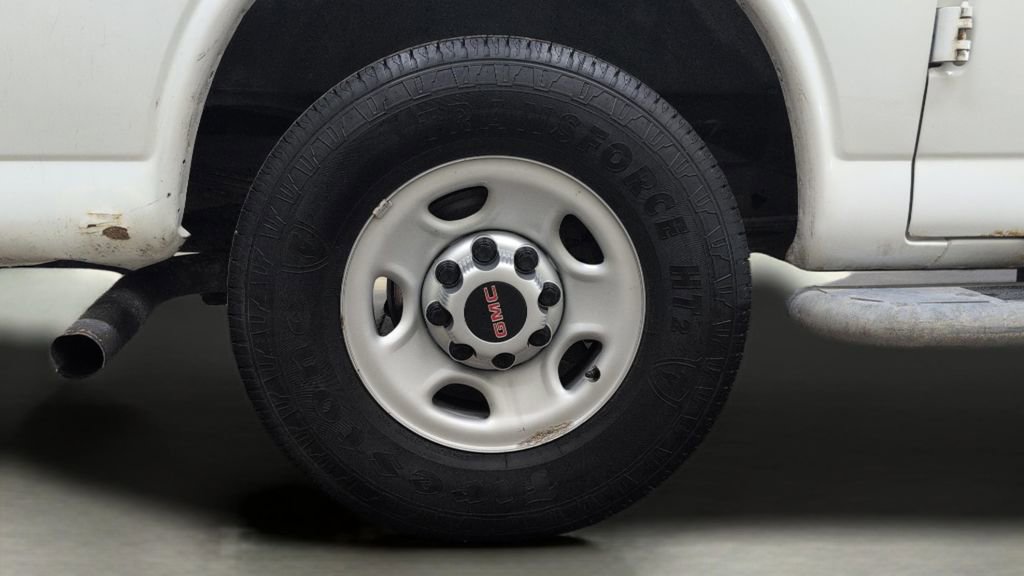 Used 2017 GMC Savana 2500 RWD image 22