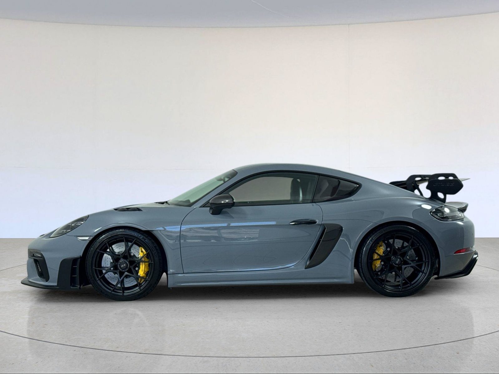 Certified 2025 Porsche 718 Cayman GT4 RS w/ Weissach Package RWD image 2