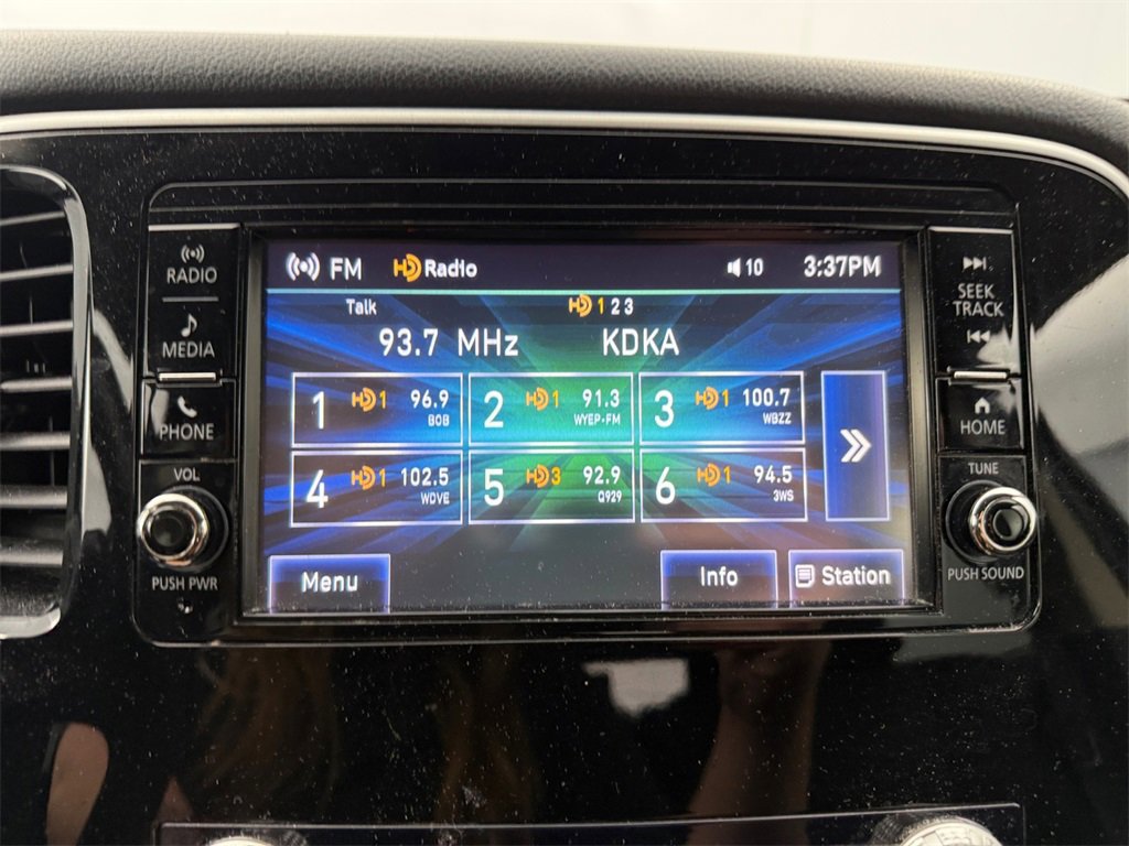 Used 2020 Mitsubishi Outlander ES image 17