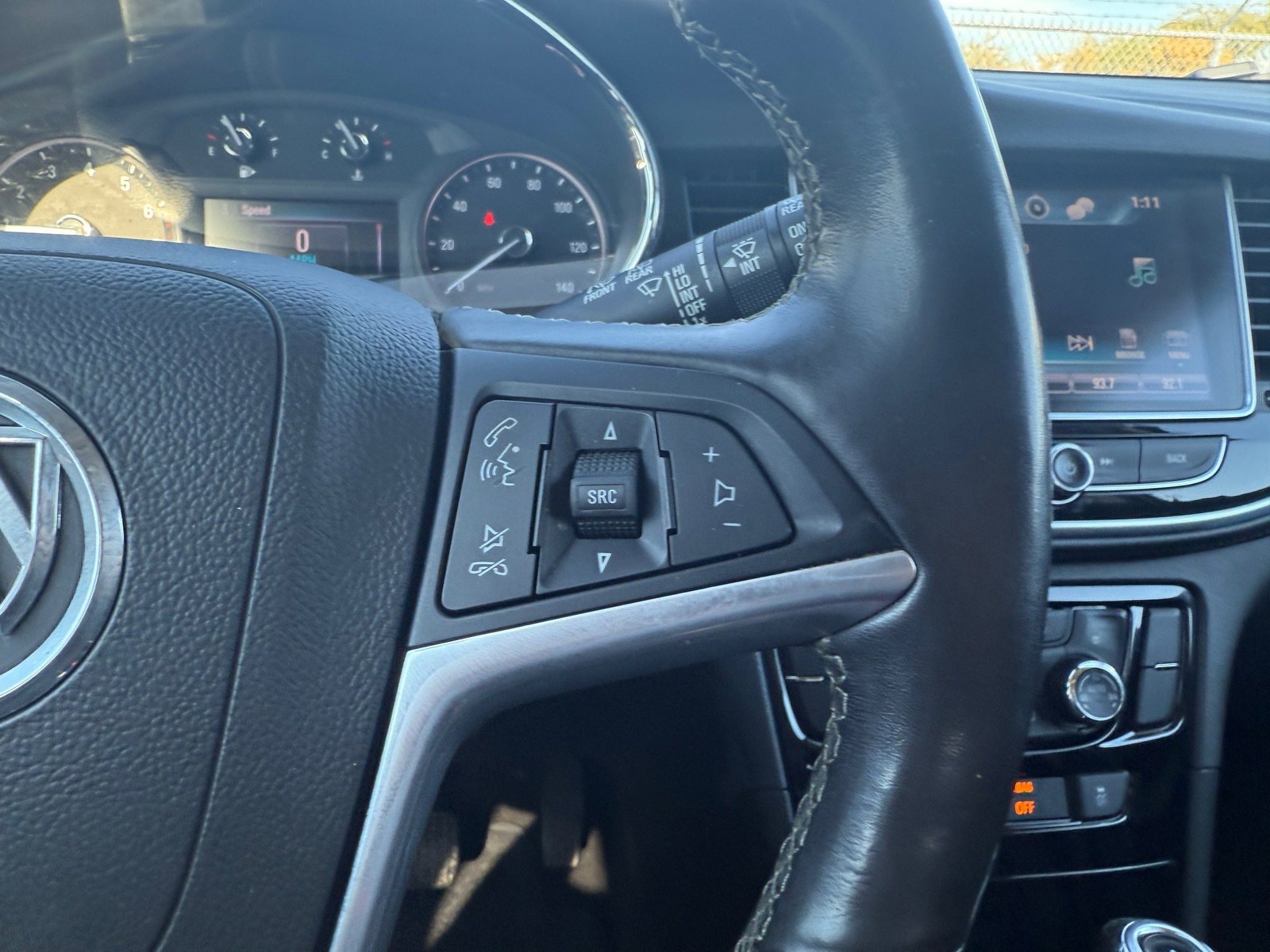 Used 2019 Buick Encore Essence image 28