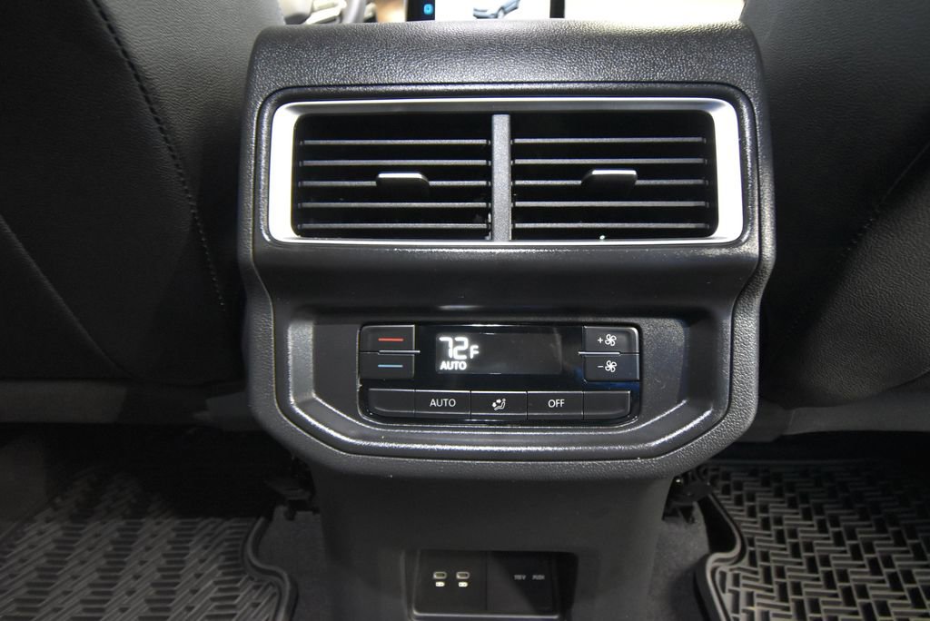 Used 2024 Volkswagen Atlas SE w/ Black Wheel Package image 26