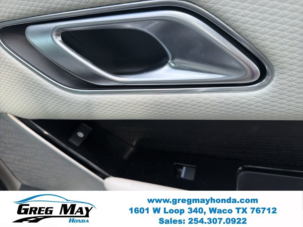 Used 2019 Land Rover Range Rover Velar R-Dynamic SE AWD/4WD image 31