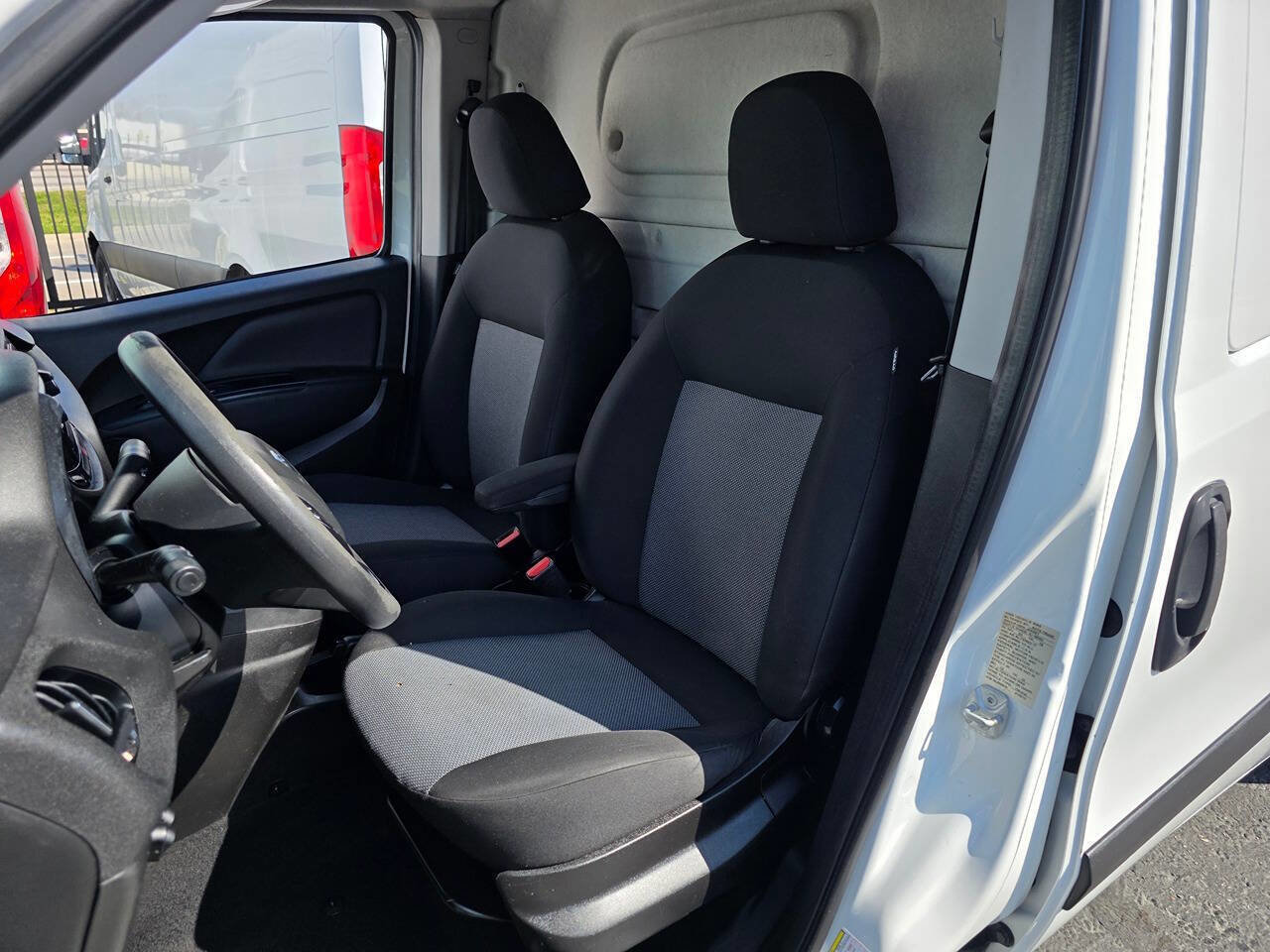 Used 2019 RAM ProMaster City Tradesman image 11
