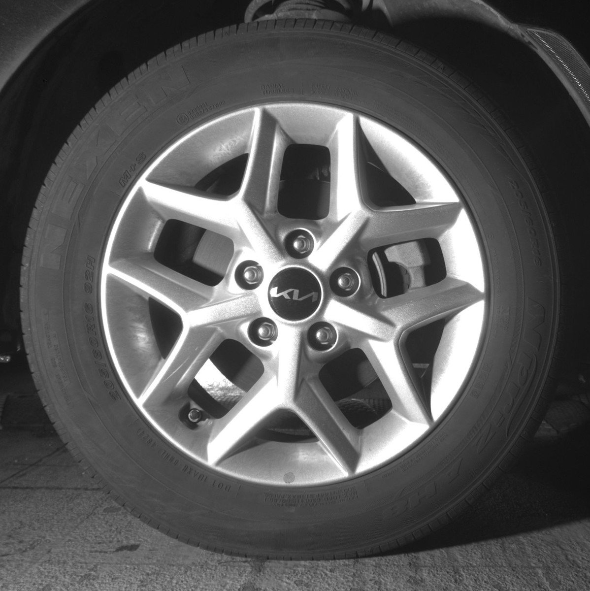 Used 2025 Kia Soul LX w/ LX Technology Package image 13