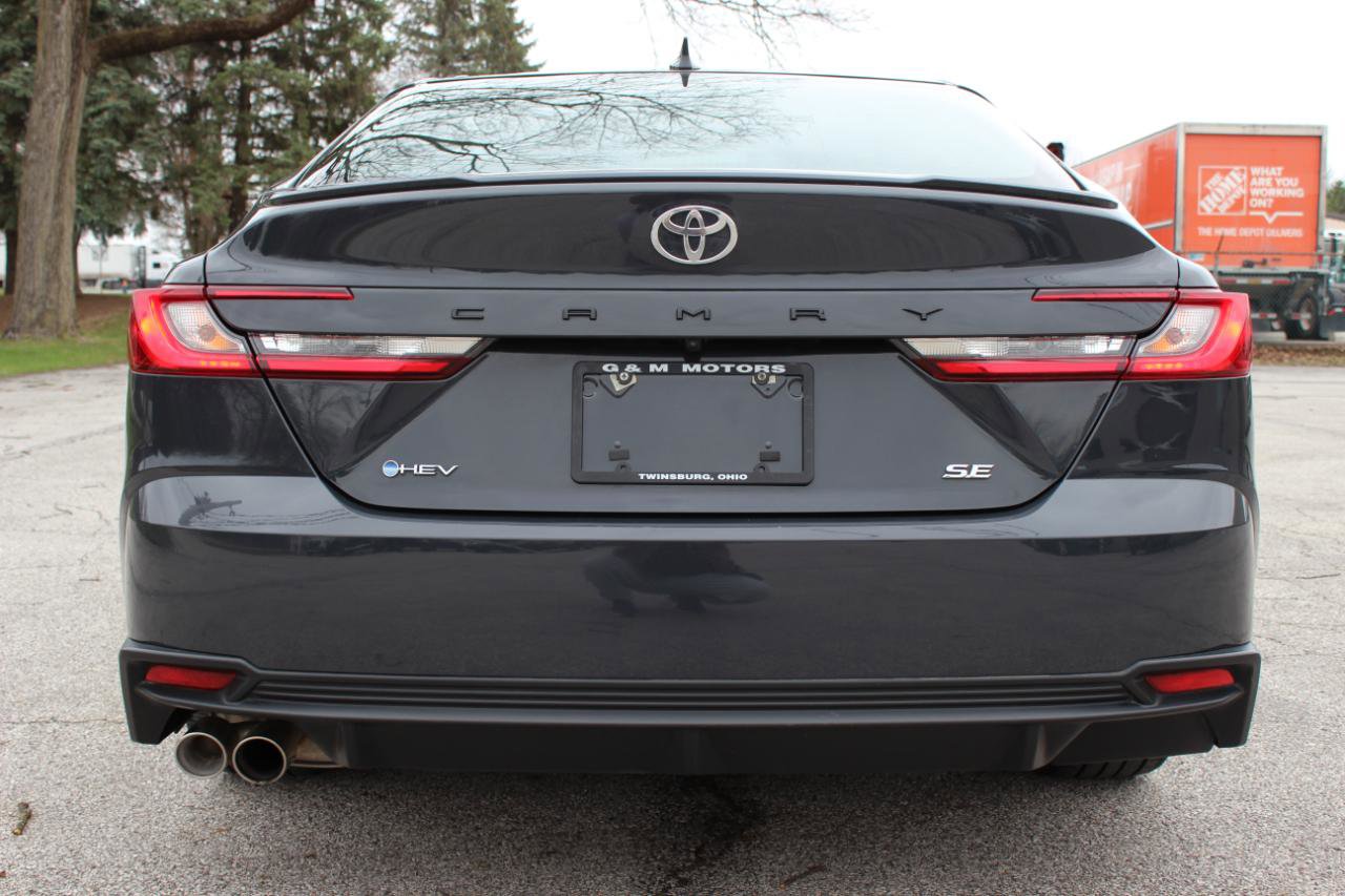 Used 2025 Toyota Camry SE image 8