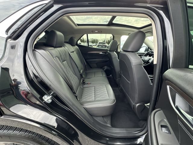 Used 2023 Buick Envision Avenir image 28