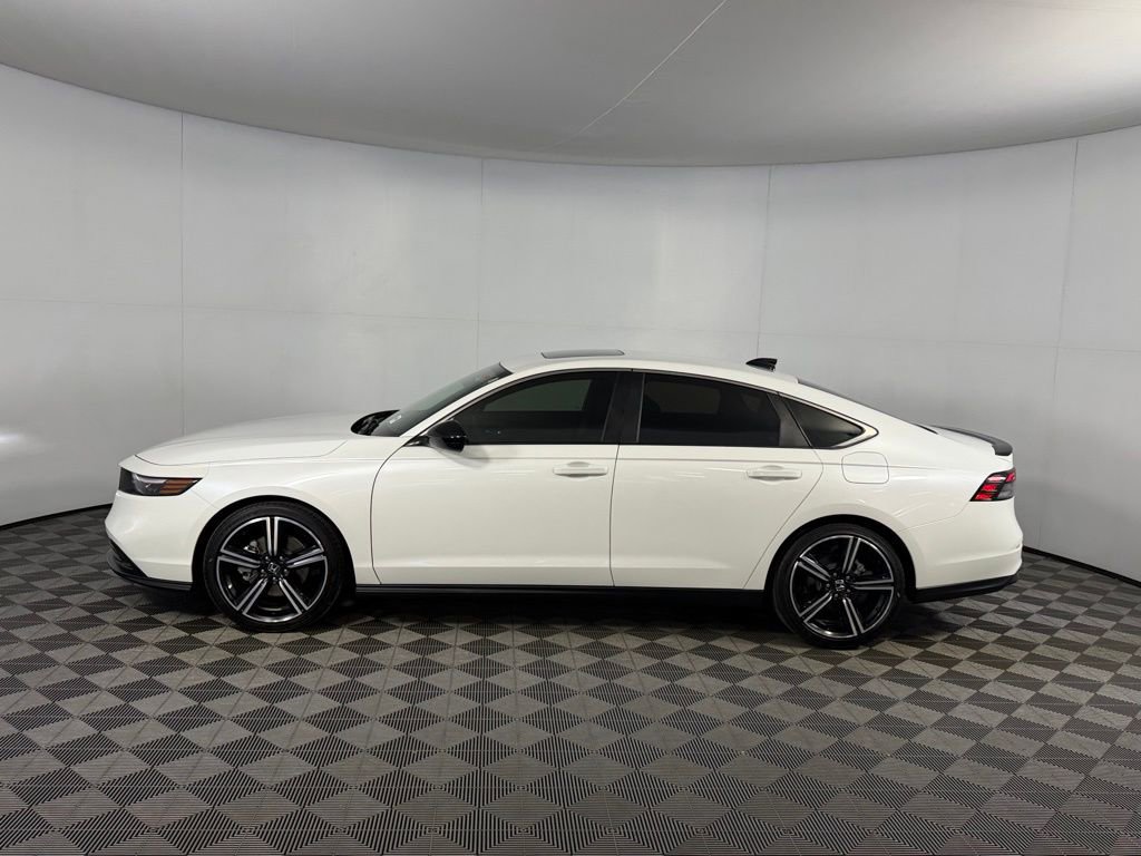 Used 2025 Honda Accord Sport image 8
