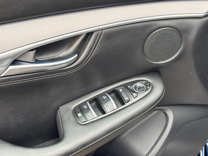 Used 2023 INFINITI QX55 Luxe w/ Cargo Package AWD/4WD image 18