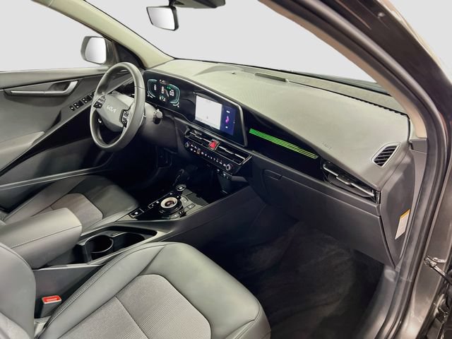 Used 2025 Kia Niro EX FWD image 29