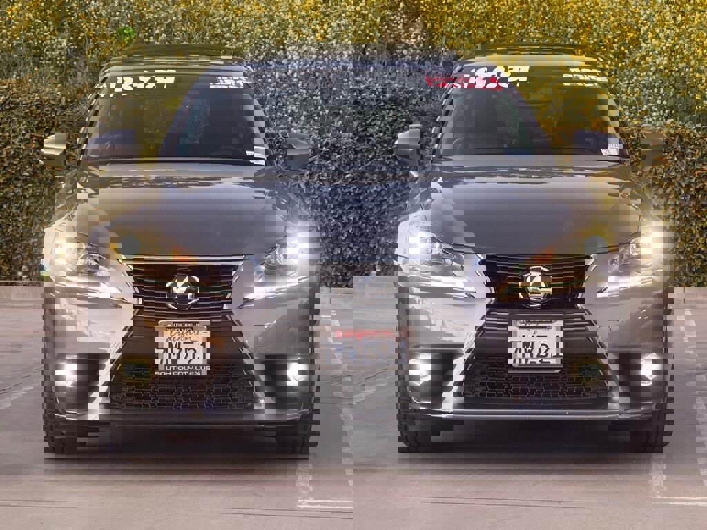 Used 2015 Lexus IS 250 w/ Navigation System Package image 4