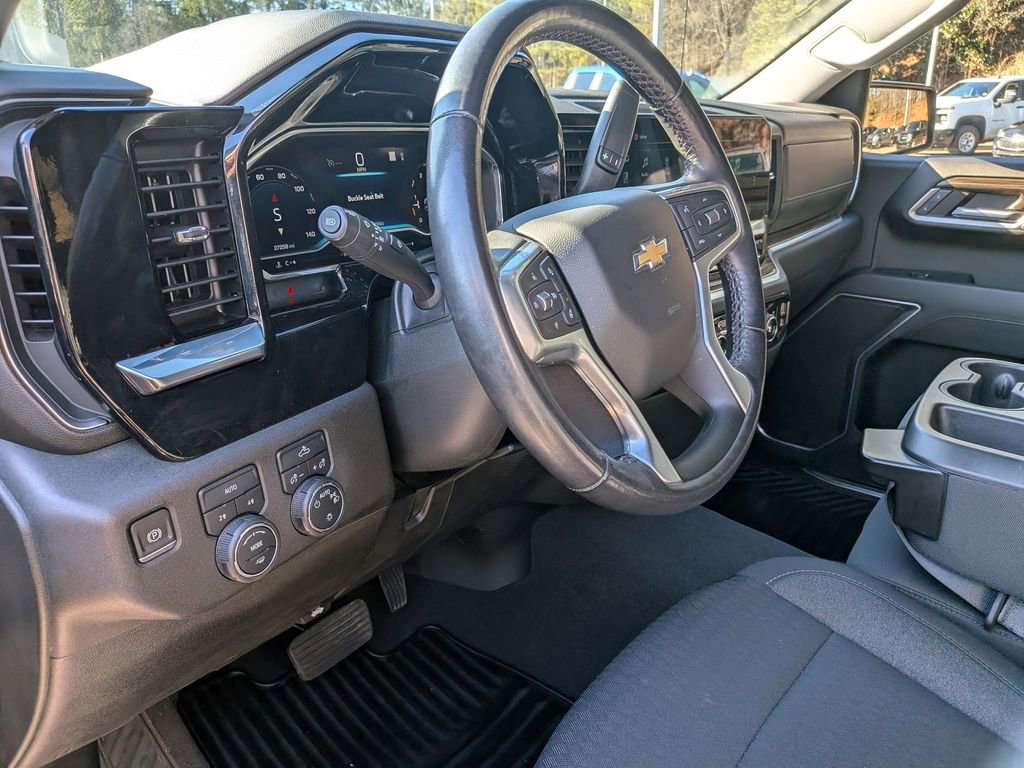 Used 2022 Chevrolet Silverado 1500 LT image 13
