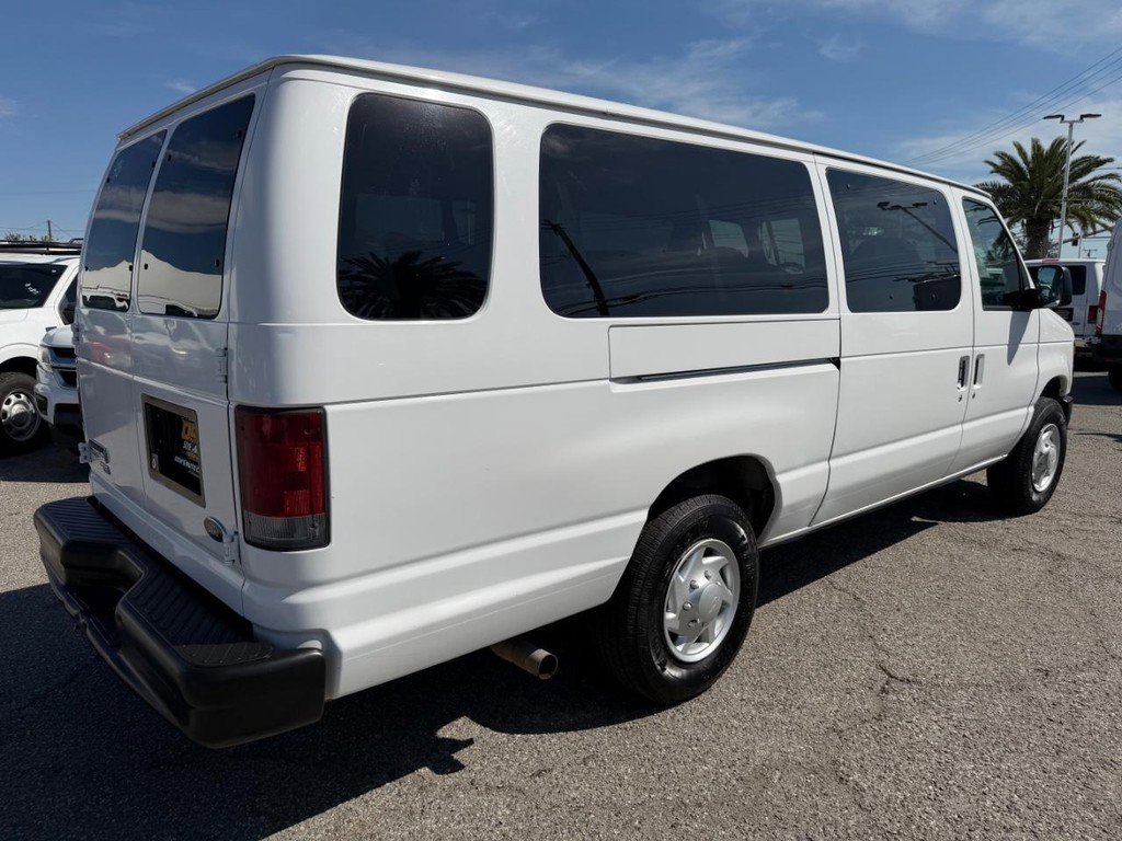 Used 2008 Ford E-350 and Econoline 350 Extended Wagon Super Duty RWD image 6