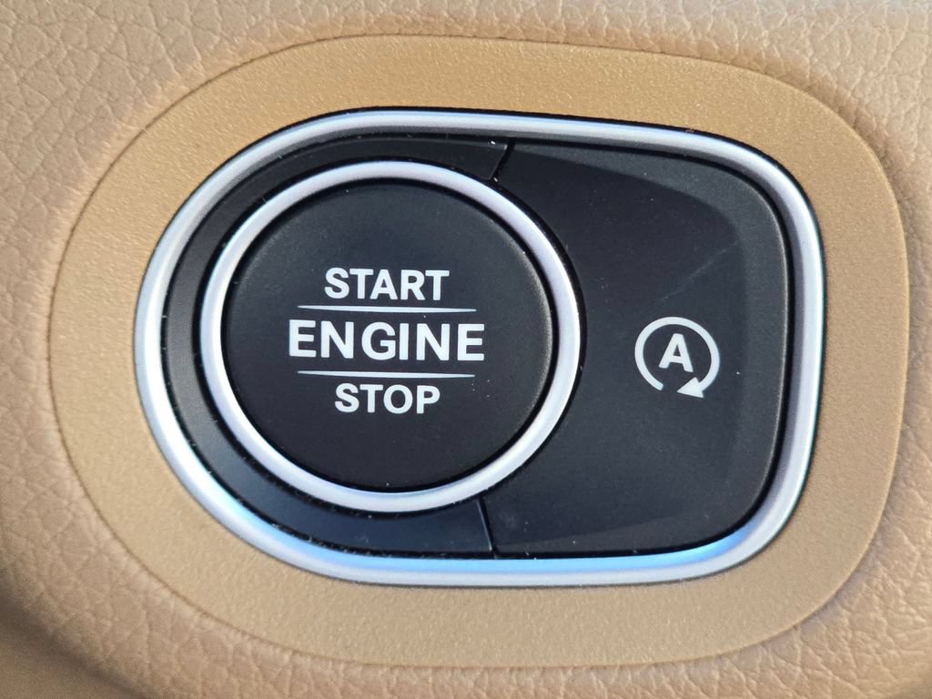Used 2024 Mercedes-Benz GLS 450 4MATIC image 40