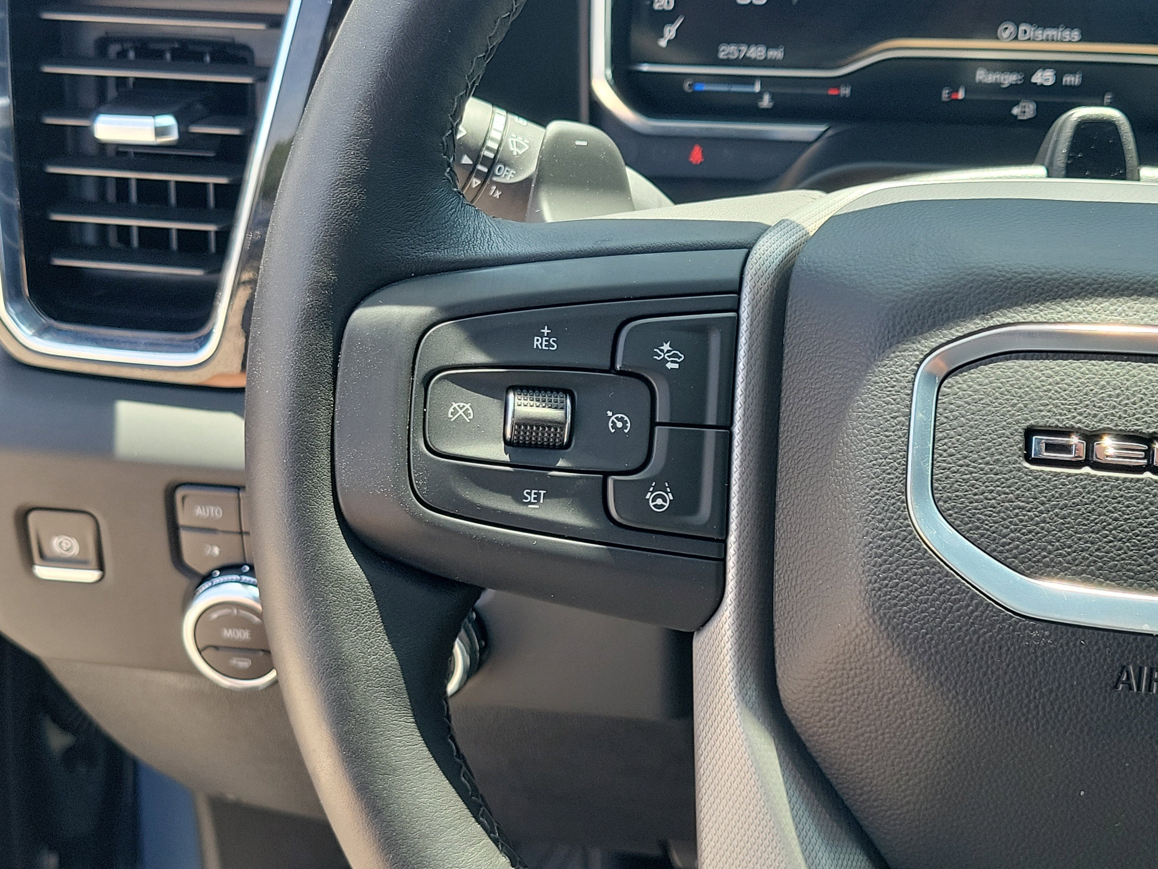 Used 2025 GMC Sierra 1500 Denali AWD/4WD image 24