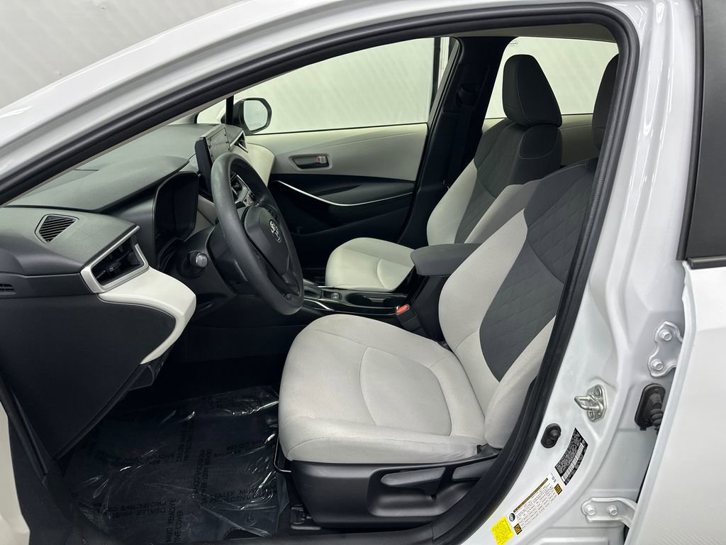 Used 2022 Toyota Corolla LE FWD image 9