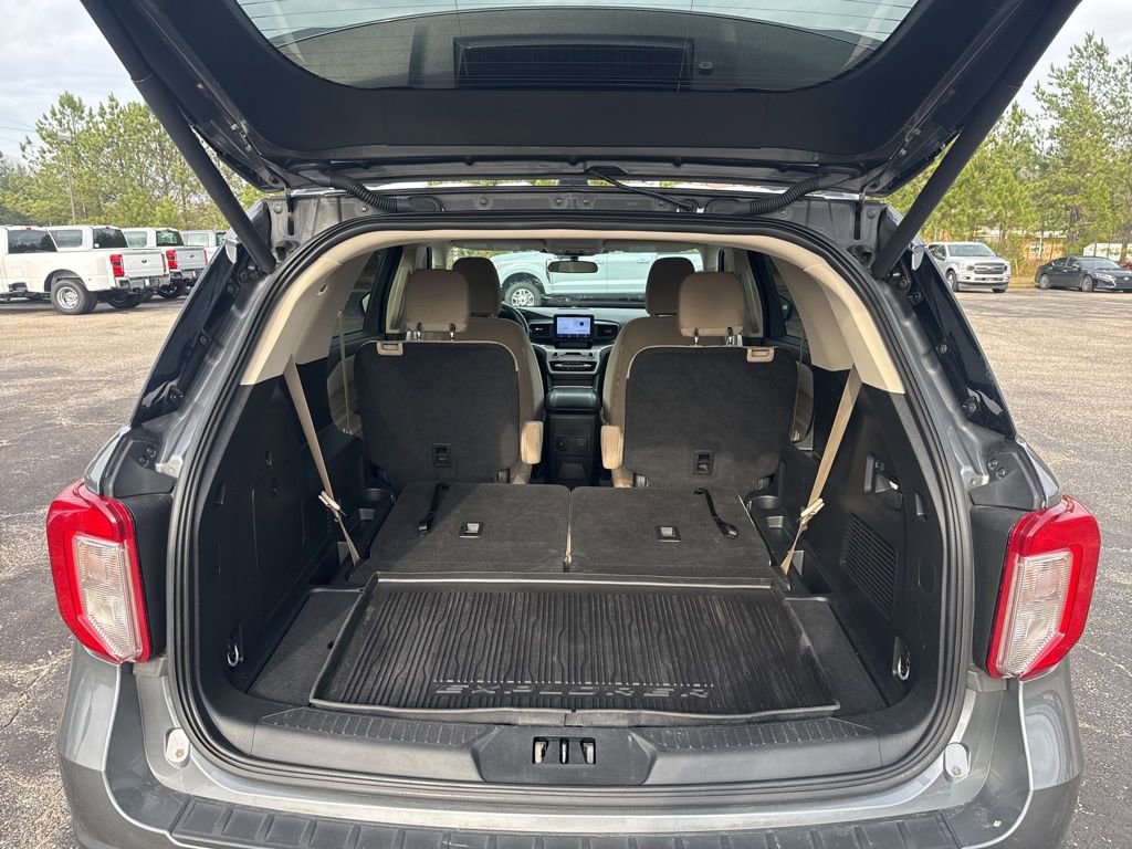 Used 2023 Ford Explorer XLT image 17