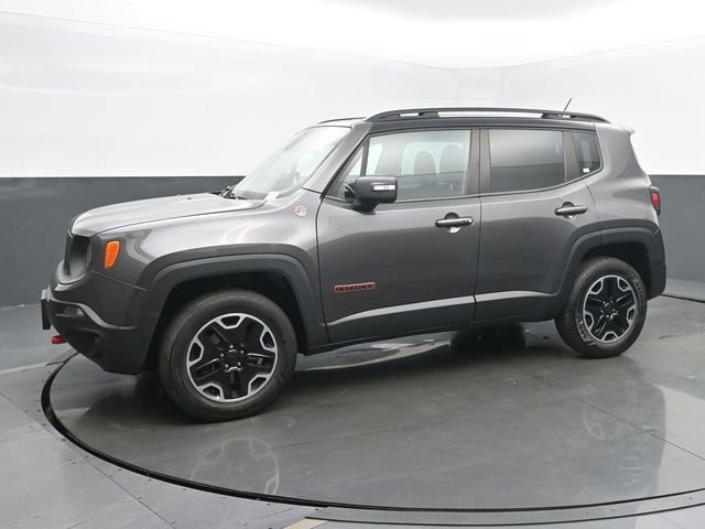 Used 2016 Jeep Renegade Trailhawk AWD/4WD image 2