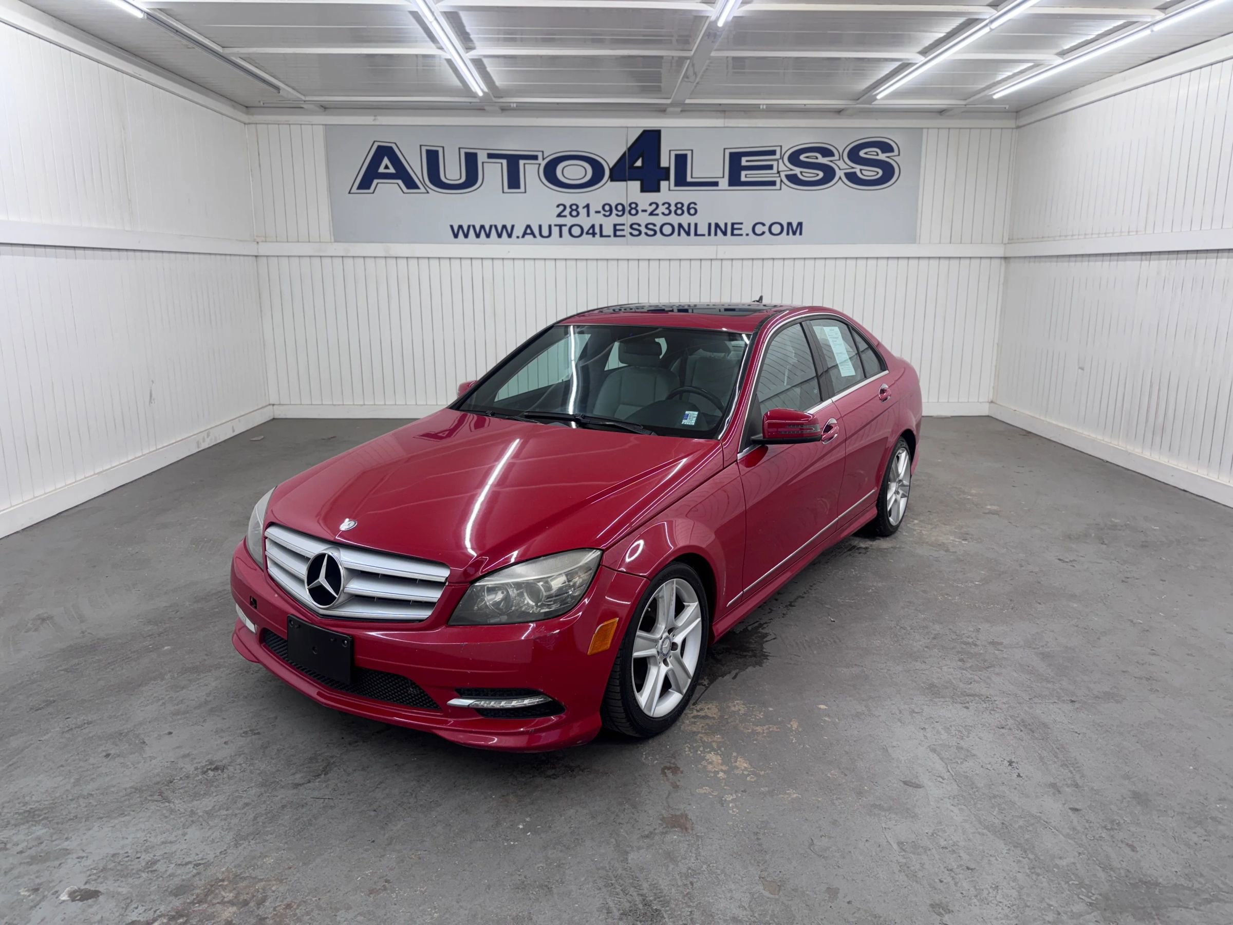 Used 2011 Mercedes-Benz C 300 4MATIC Sedan image 4