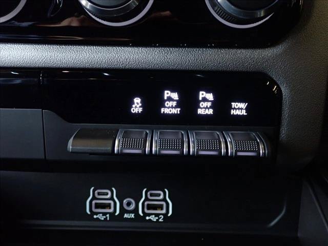 New 2026 RAM 1500 Express AWD/4WD image 19