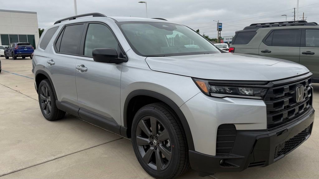 New 2026 Honda Pilot Sport image 7