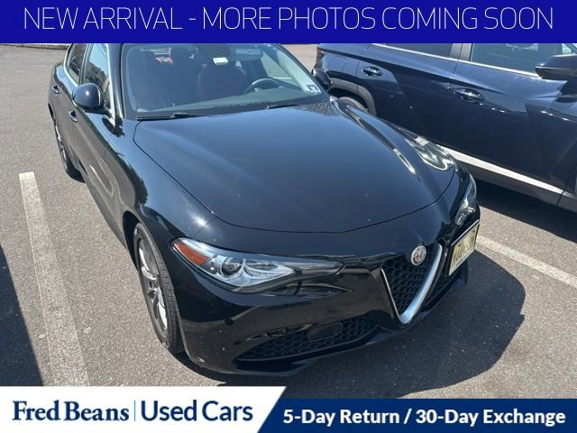 Used 2019 Alfa Romeo Giulia Sprint w/ Cold Weather Package image 14