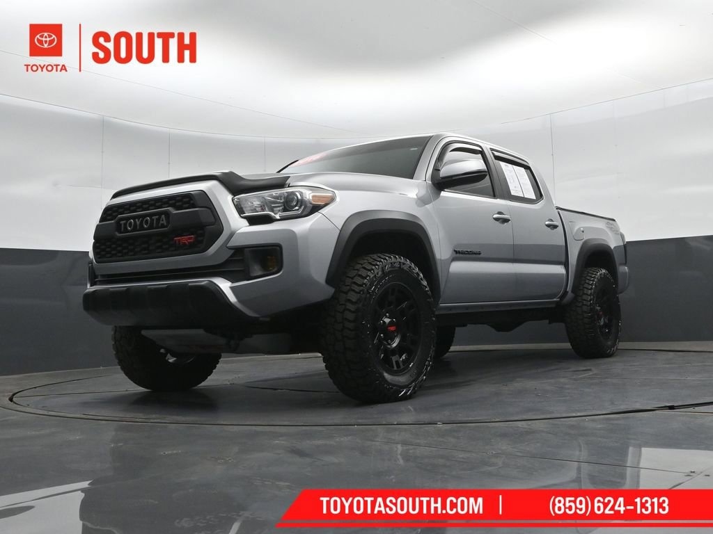 Used 2016 Toyota Tacoma TRD Off-Road AWD/4WD image 40