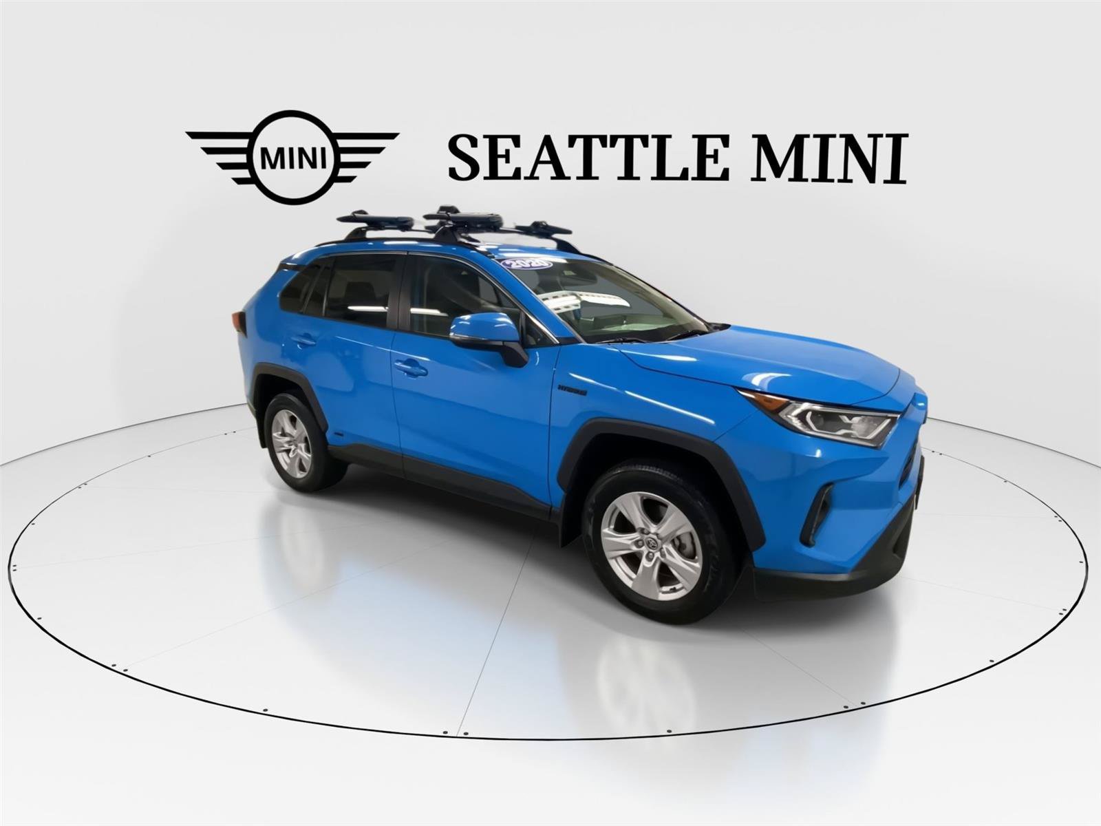 Used 2020 Toyota RAV4 XLE w/ XLE Grade Weather Package AWD/4WD image 13