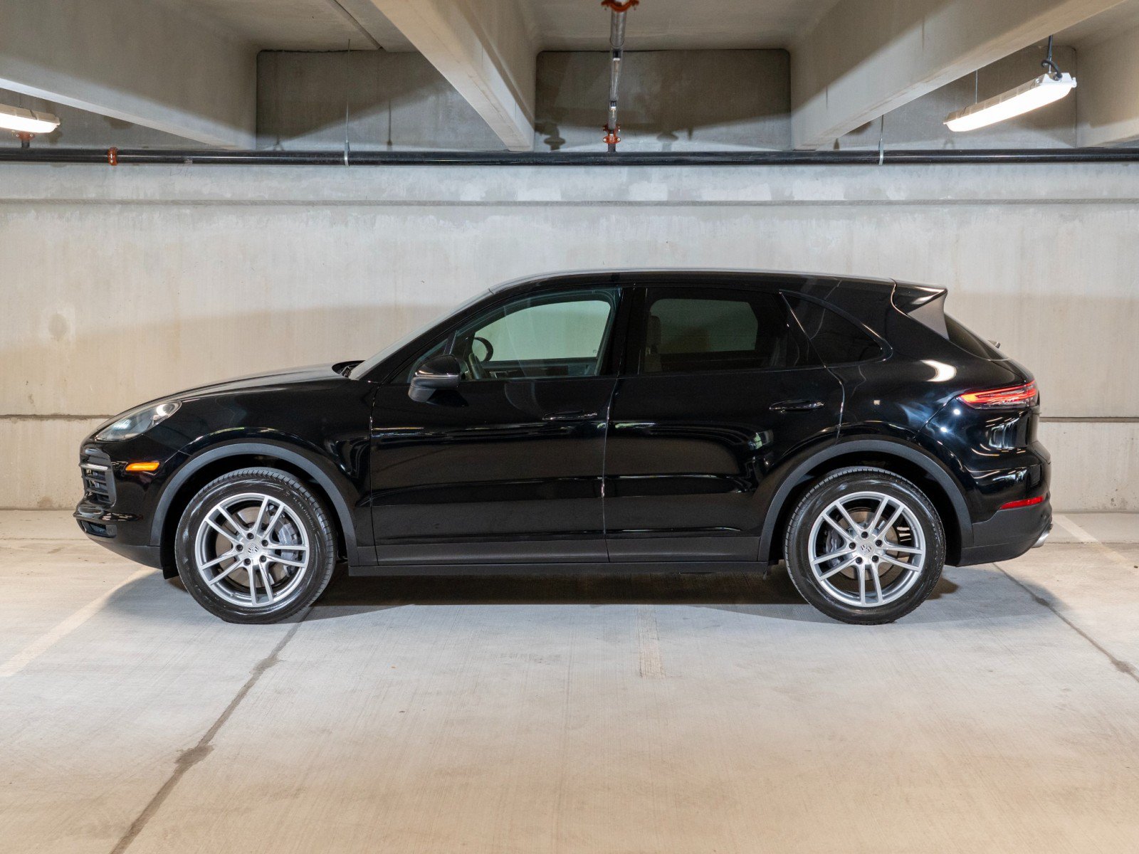 Certified 2022 Porsche Cayenne AWD/4WD image 2