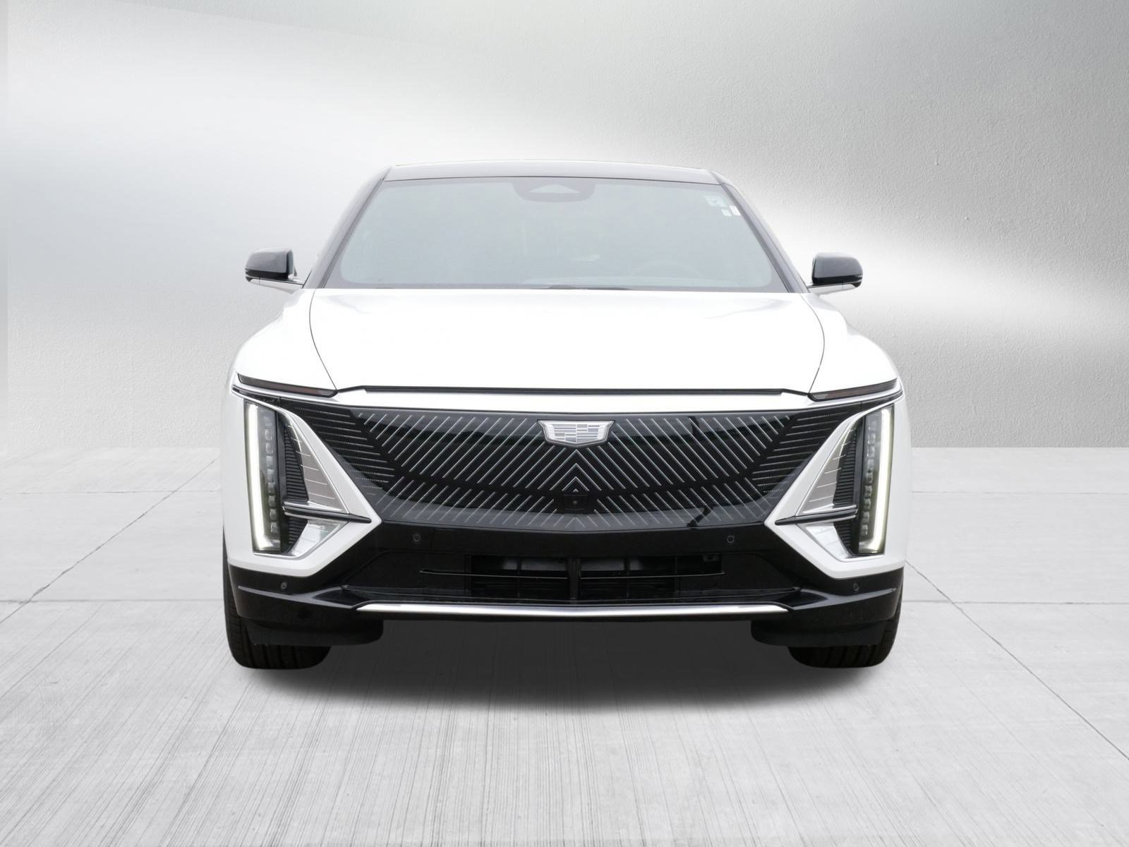 New 2025 Cadillac Lyriq Luxury image 2