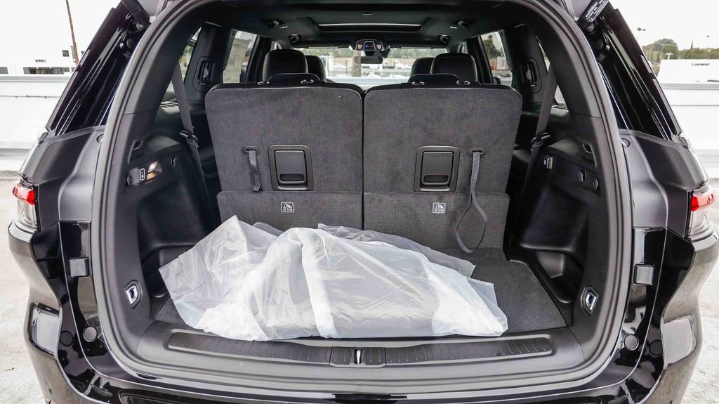 New 2025 Jeep Grand Cherokee L Limited w/ Black Appearance Package image 28