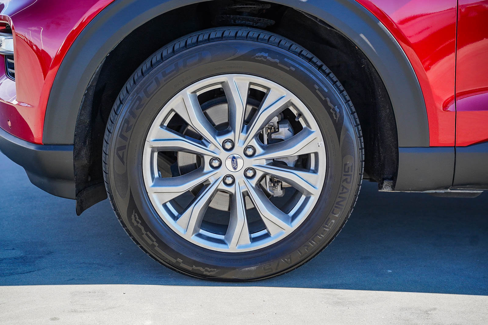 Used 2023 Ford Explorer Limited image 5