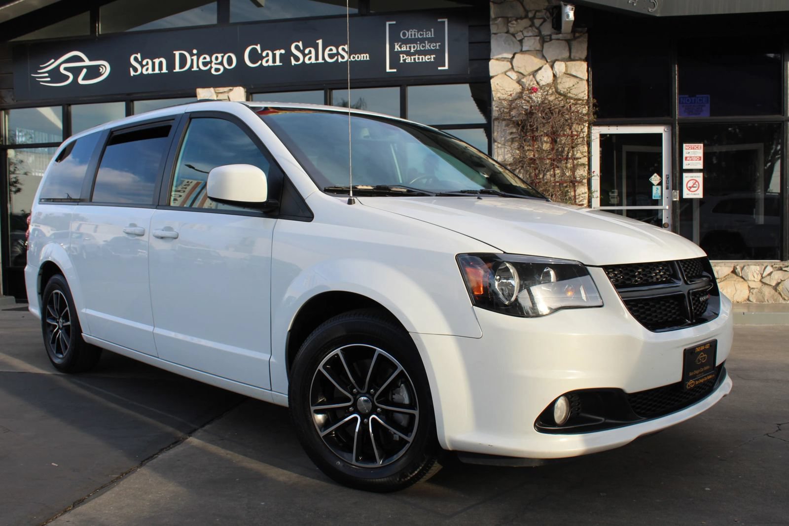 Used 2019 Dodge Grand Caravan SE FWD image 7